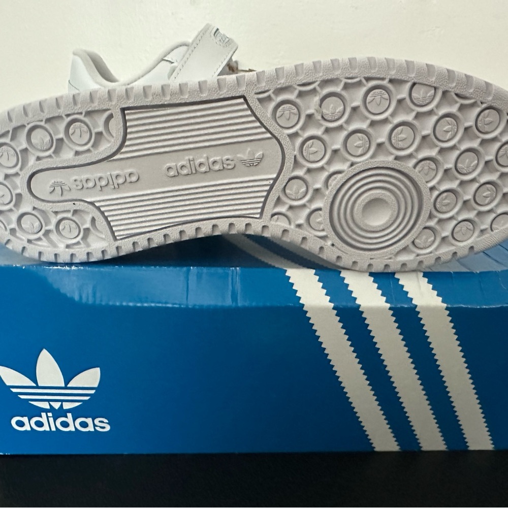 NWT Adidas Forum Low Shoes - Picture 4 of 5